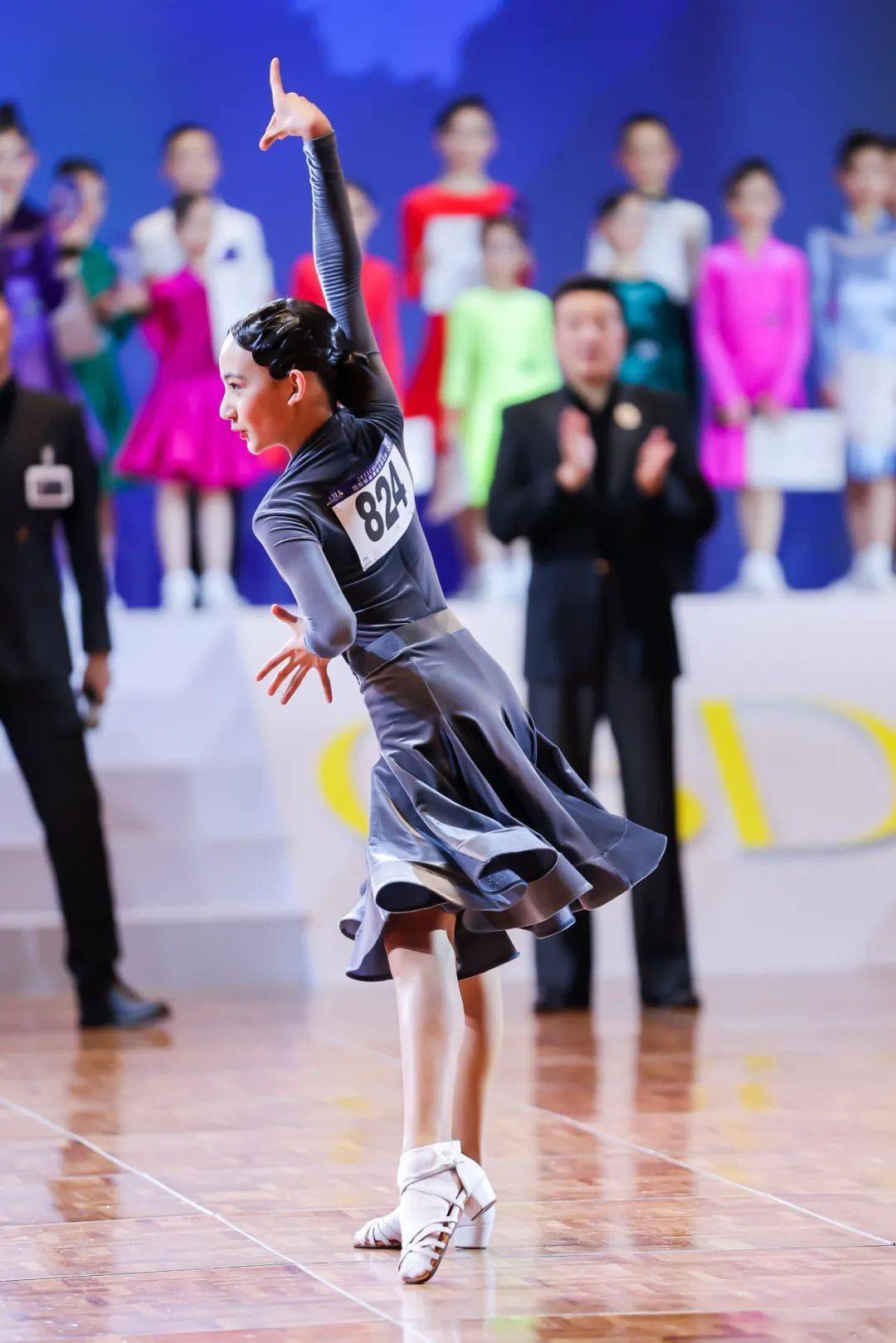 花样滑冰书法骑马茶艺国标小舞者隐藏技能大揭秘