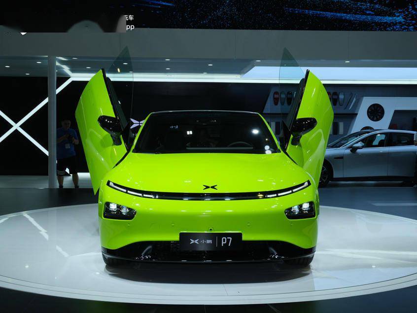 售价3669万起剪刀门版小鹏p7已陆续抵达各大门店展厅