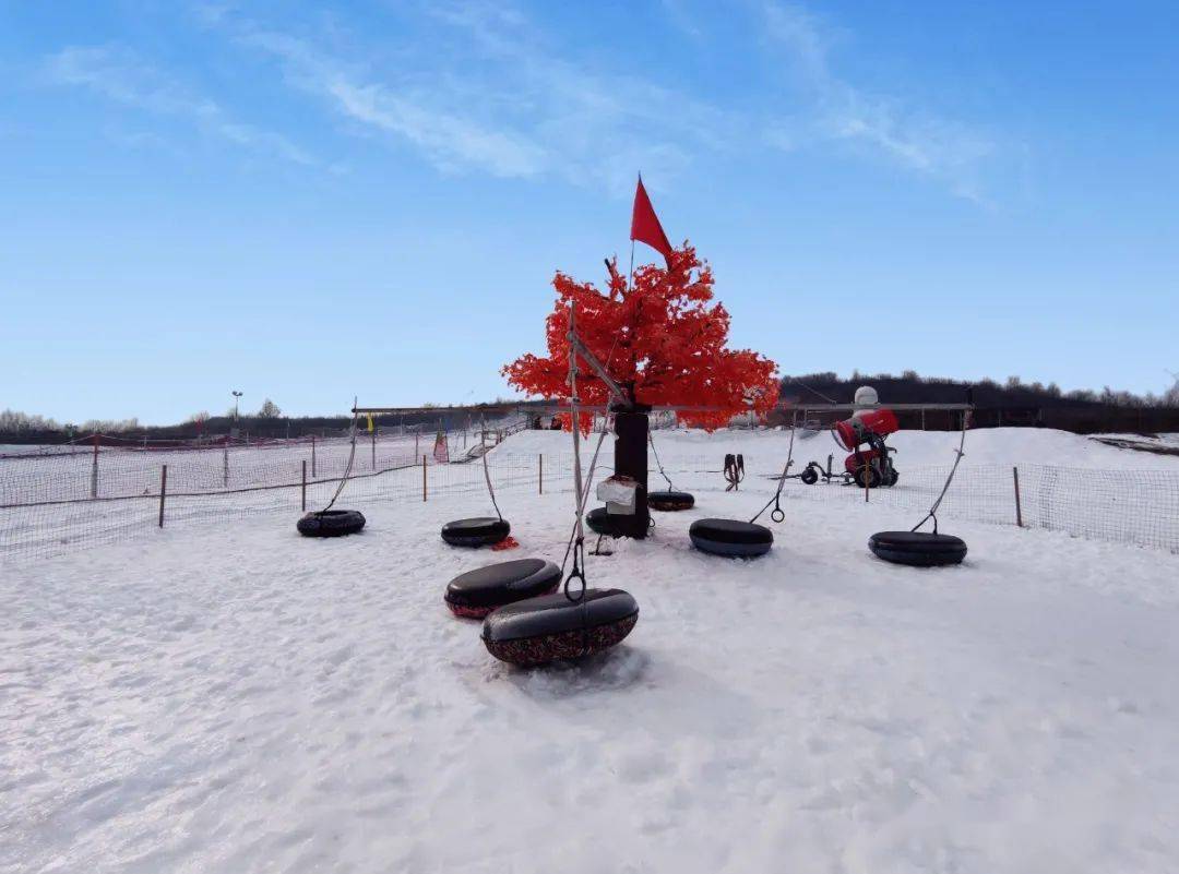 来伊龙国际滑雪场滑雪吧!_伊川