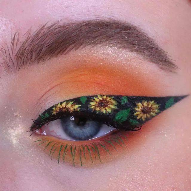 收藏在眼睛上画花