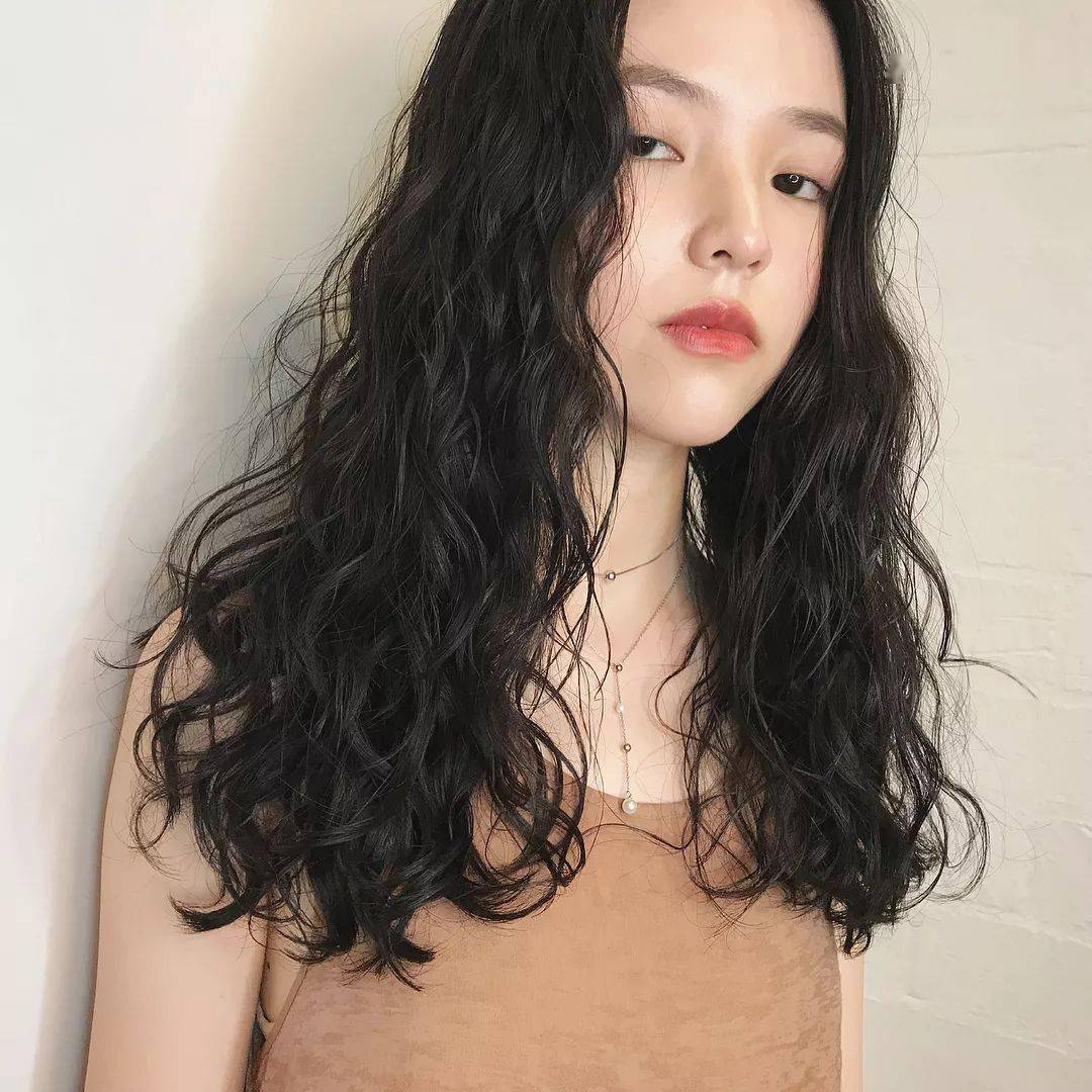 可以用什么东西卷头发 f2885352c17e48988befe7502f13e5e6.jpeg