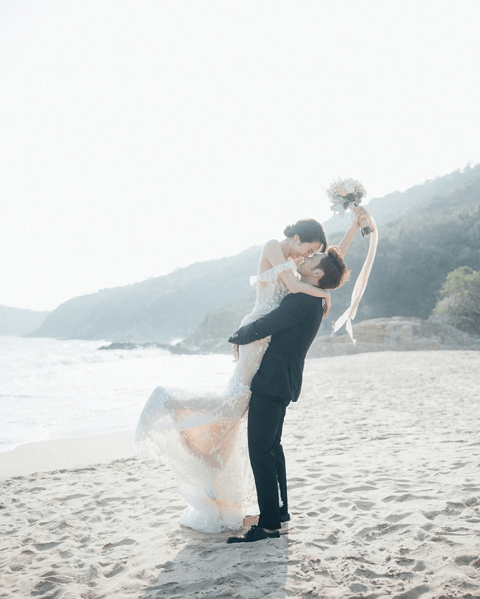 汤怡晒性感婚纱照向男友放闪:谢谢你的陪伴与同行