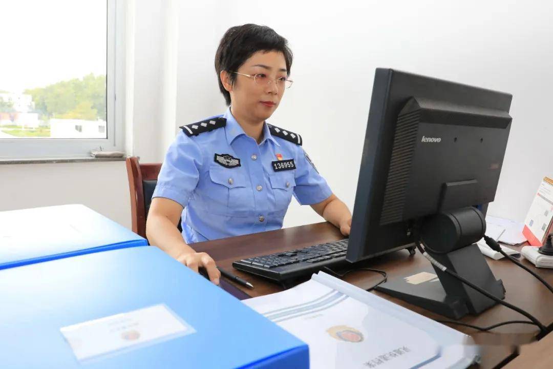 警察故事80后社区女民警的ab面伯乐立志变成千里马的警营砺炼