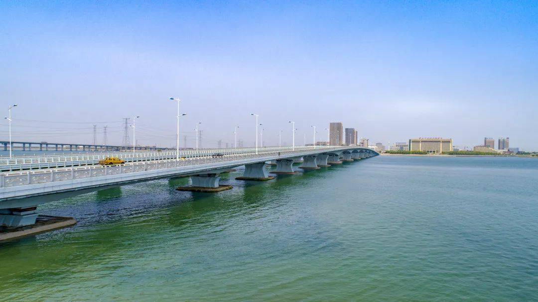 曹妃甸纳潮河大桥图片