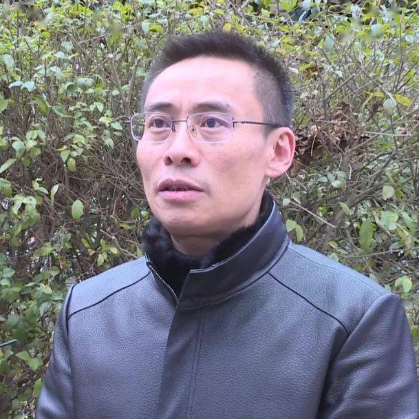 县人大代表赵祖平是县住房和城乡建设局局长,文腾街道党工委书记.