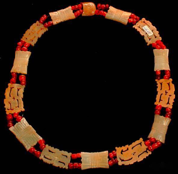 古玉界有一种高级的珠宝叫做玉组佩