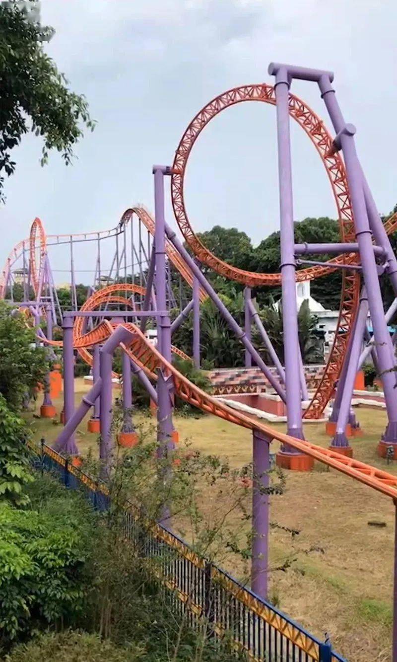 广州长隆十环过山车重庆的龙缸秋千就将你缓缓的拉至百米高空,你坐在