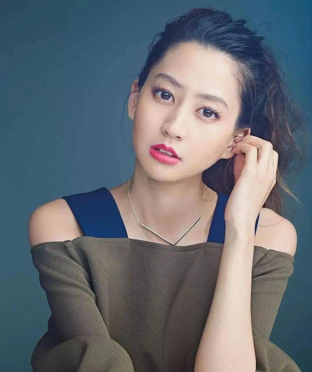 Fan动态丨 一般男性 再加一分 又一位日本白富美模特结婚啦 白色