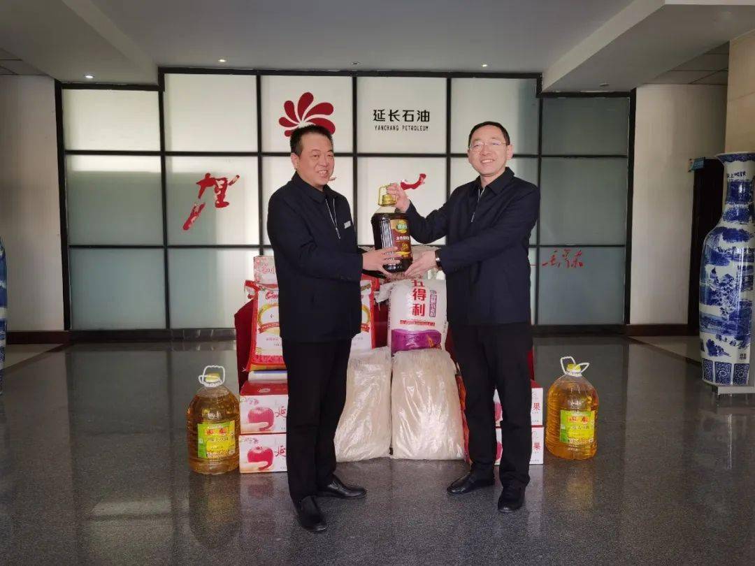 公司领导慰问送温暖