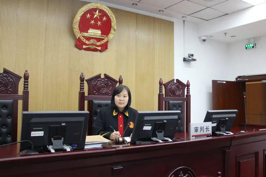 北京法官故事王莹巾帼扫黑恶柔肩挑重担