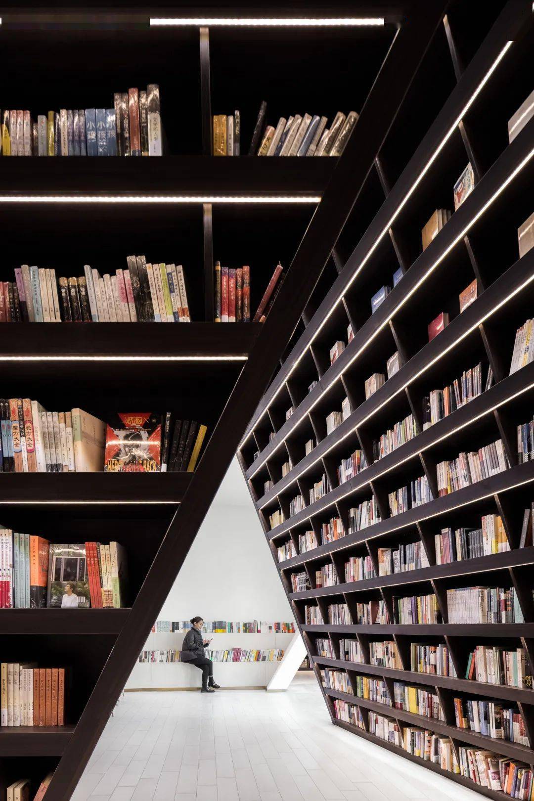 牛年首日,享全球最美!钟书阁长春店&太原店盛炫启幕