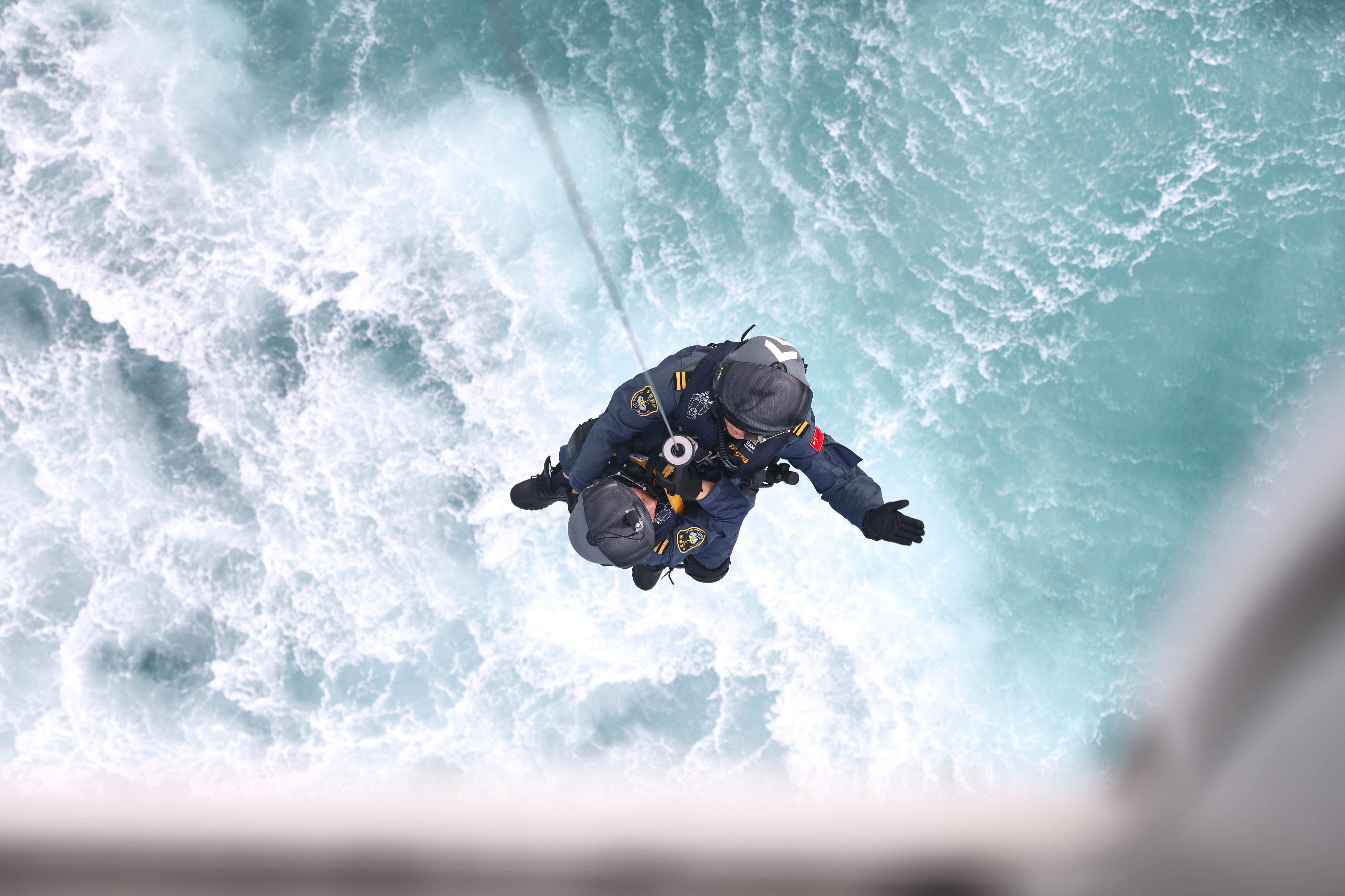逆风而行的南海第一救助飞行队