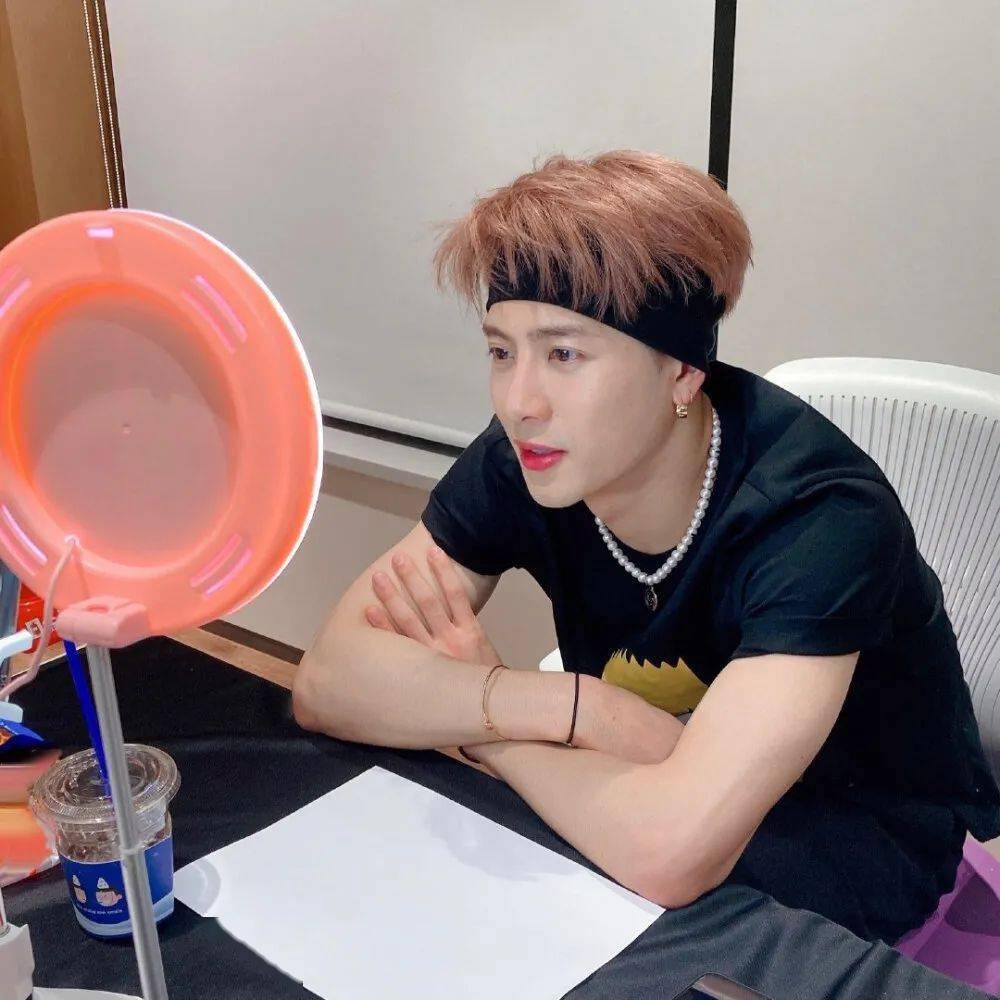 微信头像王嘉尔