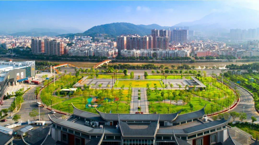 广场(实景图)迷人的桃溪(实景图)这里有……也加激发着在外打拼的永春