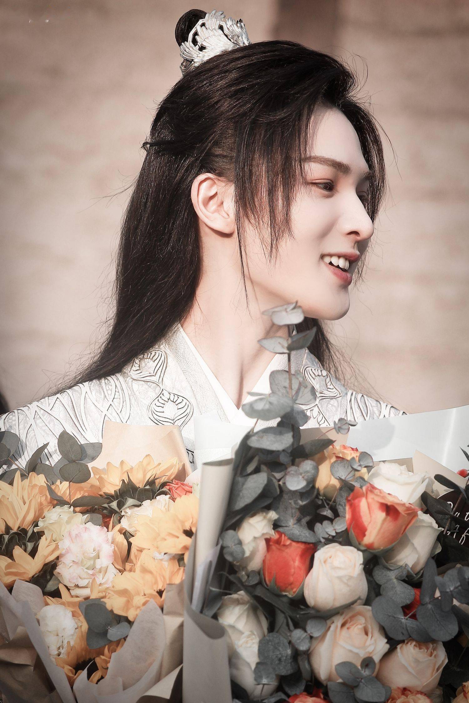 朱正廷《九州朱颜记》正式杀青 小王子昨日深夜安全抵达北京