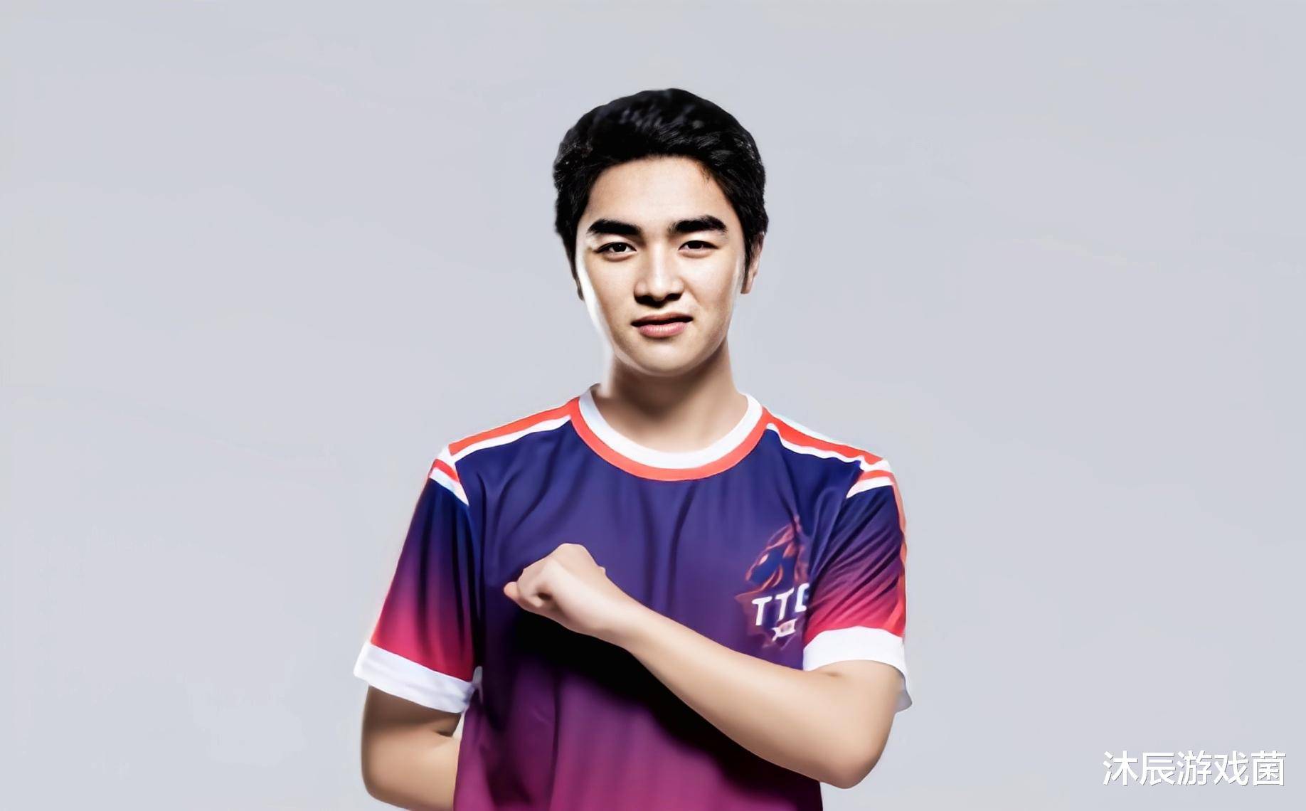 转会期最后时刻ag千万买下初晨却又签约新打野ag咋想的