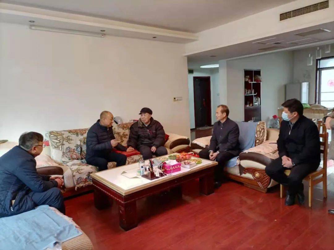 贫困户年人均纯收入_贫困户房子图片(2)