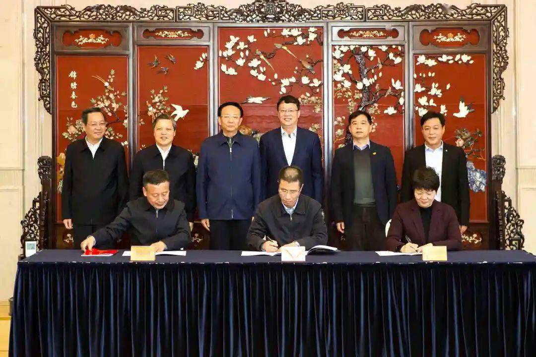 2月6日上午,东南大学,扬州市人民政府就东南大学成贤学院转设扬州办学