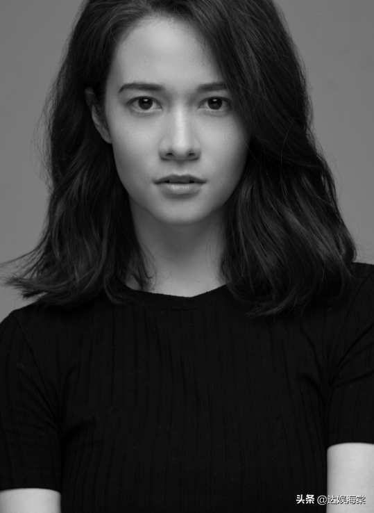 不听吴京劝阻,拍《战狼2》临时加片酬,这位女演员如今怎样?_徐嘉雯