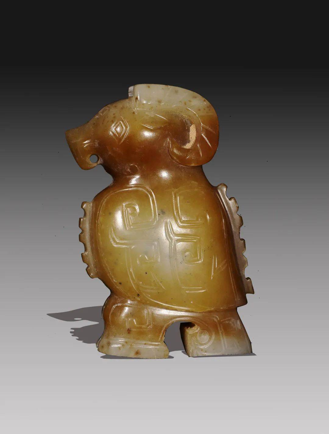 商代 圆雕玉鸮西周 玉牛西周 圆雕卧牛西周 松石狗西周 圆雕回首兽