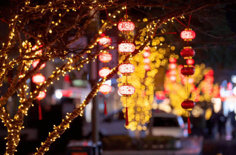 春节夜景灯光唯美句子图片