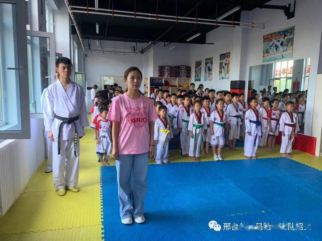 学跆拳道的孩子个个阳刚之气