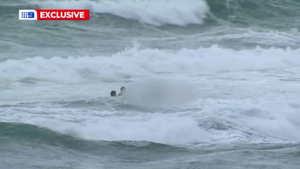梦境解析，水面上的死人与自我恐惧的深层含义