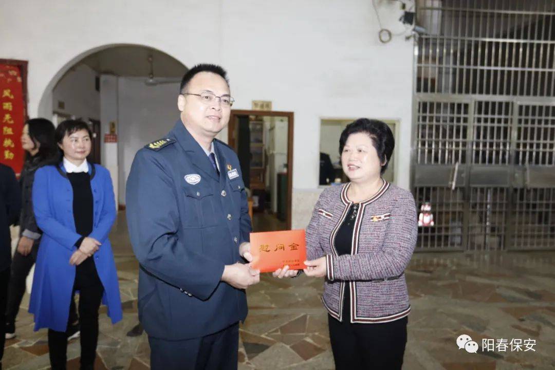 阳春市人大常委会主任余秀坤,市政府副市长何梅 带领市慰问组莅临公司