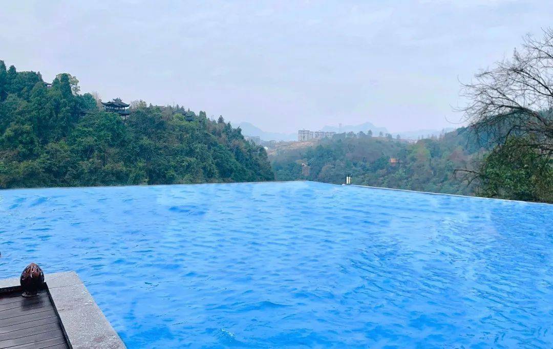 不二门温泉暖意连年温泉不打烊年在一起更要泡在一起