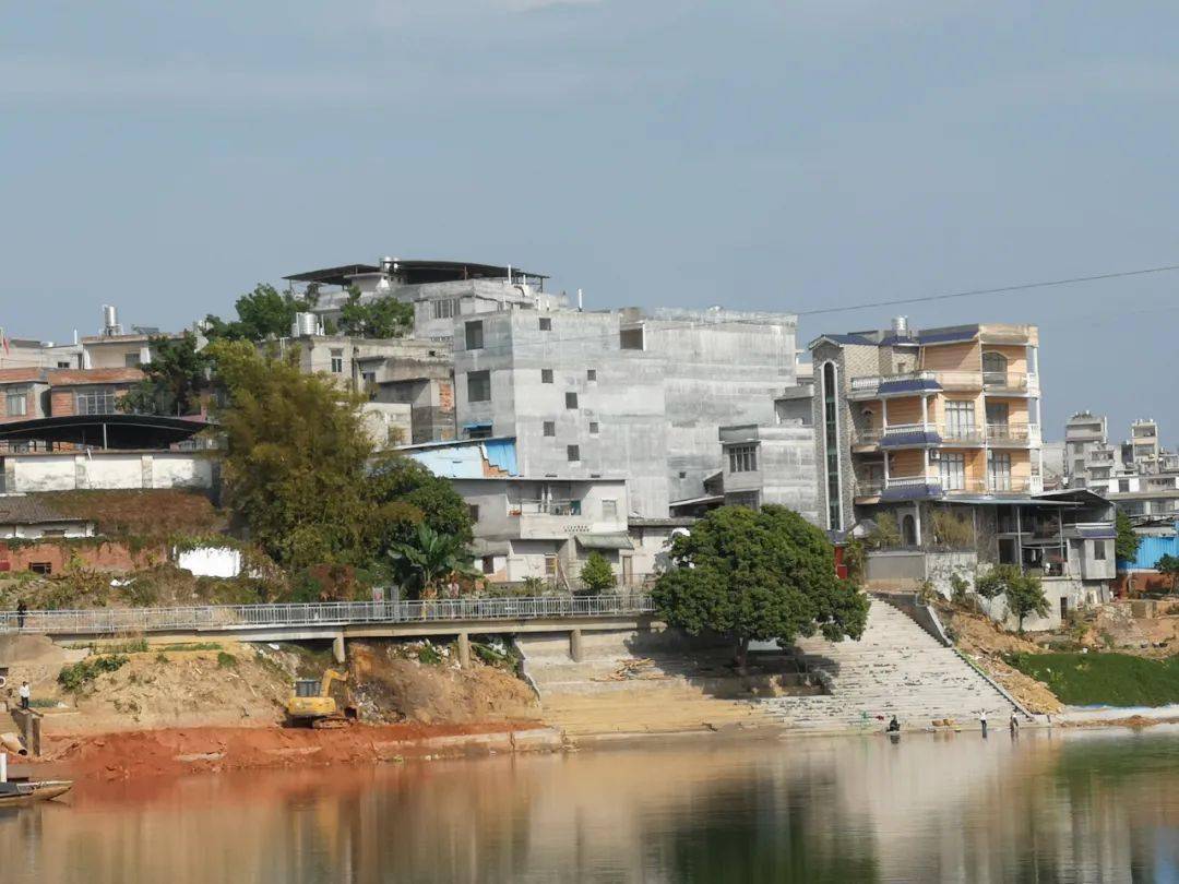 航拍还有几天藤县太平大楼江又一条河堤路即将建成啦