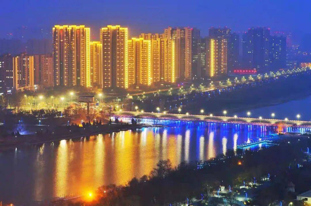 新春走基层 | 航拍除夕夜德州中心城区,灯光璀璨,流光溢彩!