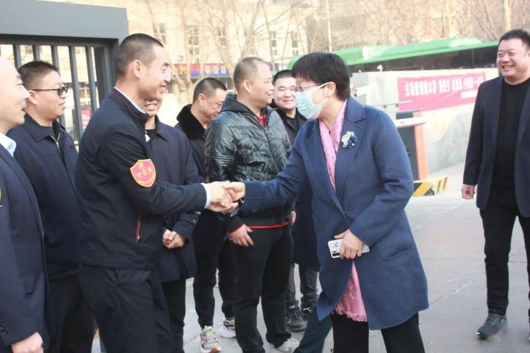 要闻情暖一线春潮涌走访慰问暖人心集团公司领导大年初
