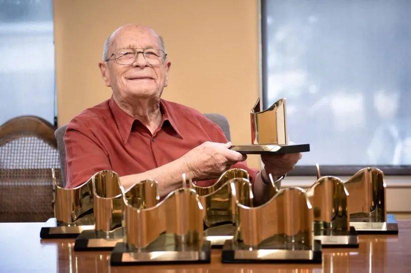 悲报传奇设计师调音台之父rupertneve去世享年94岁