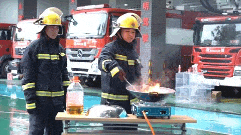 5fdd9562daf54483a4427af5904a0f22.gif