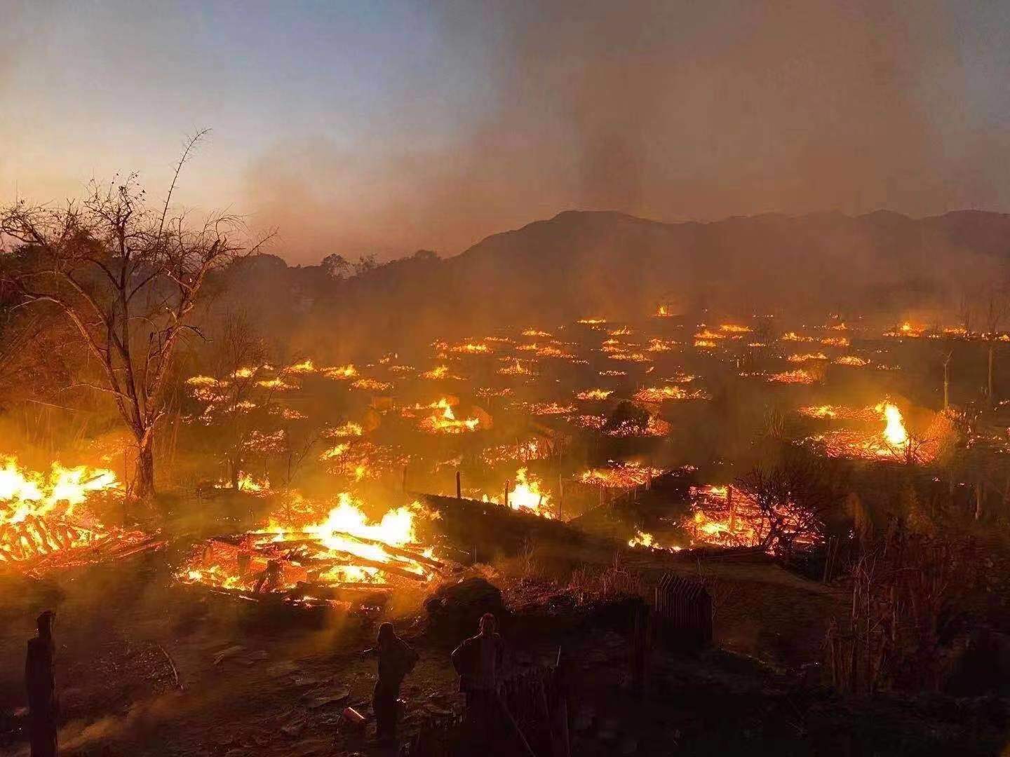云南沧源佤族自治县翁丁村老寨发生严重火灾，曾被誉为“最后的原始部落”
