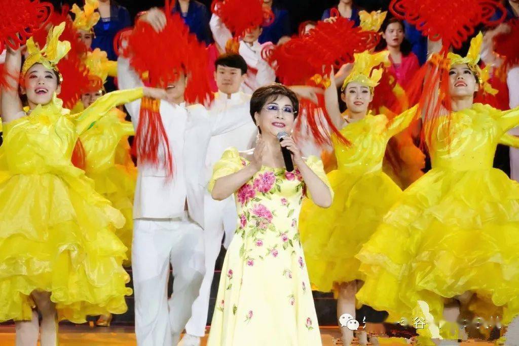 李谷一老百姓的中国梦百花迎春中国文学艺术界2016大联欢