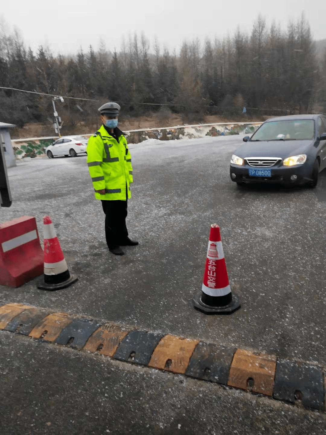 下雪了！忻州这里临时管控，禁止车辆通行！