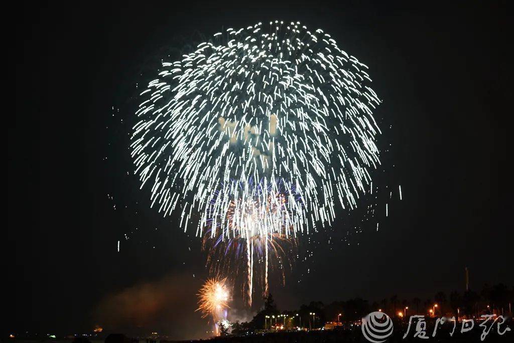 厦门金门焰火璀璨对放共祝平安幸福美图视频回味
