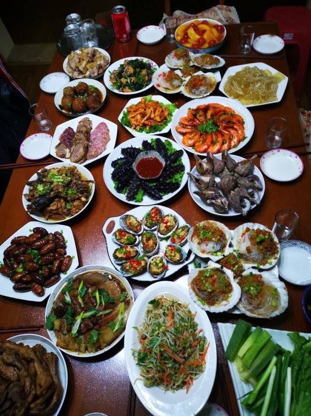 姐姐晒年夜饭,看着姐姐心满意足的样子,我却忍不住想哭