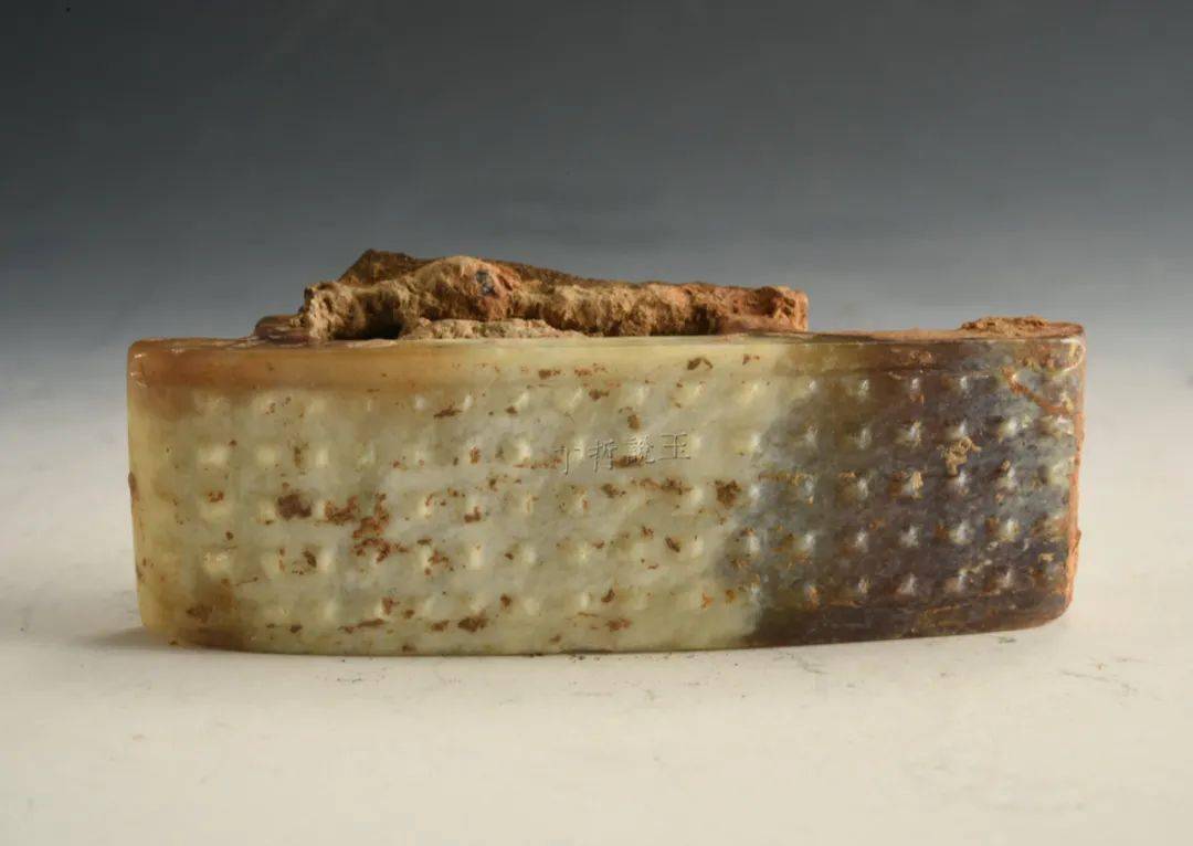 玉见鸿运老土大红沁古玉