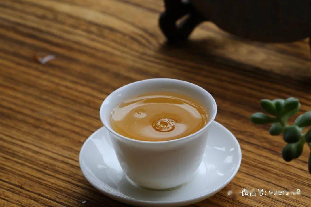 怎样泡茶味道更香 eb94340d14024fe2a5336daf36546658.jpeg