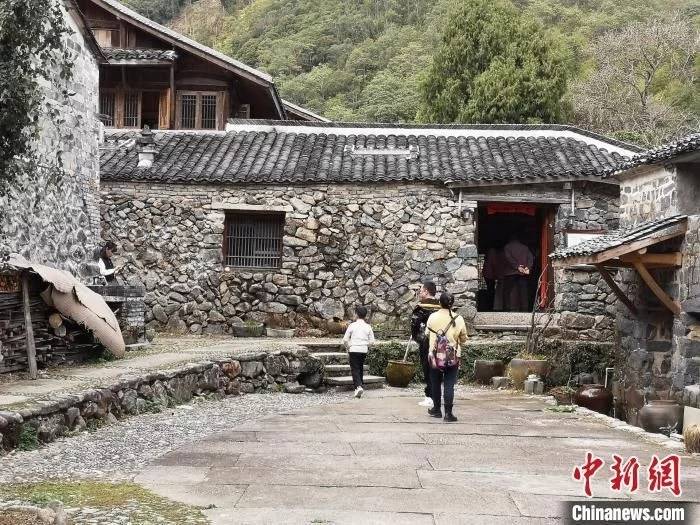 浙东小山村的“欢乐”春节：守得青山抱得金山