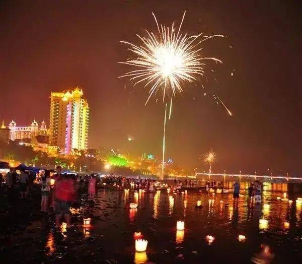 西双版纳2021gdp_2021年西双版纳泼水节