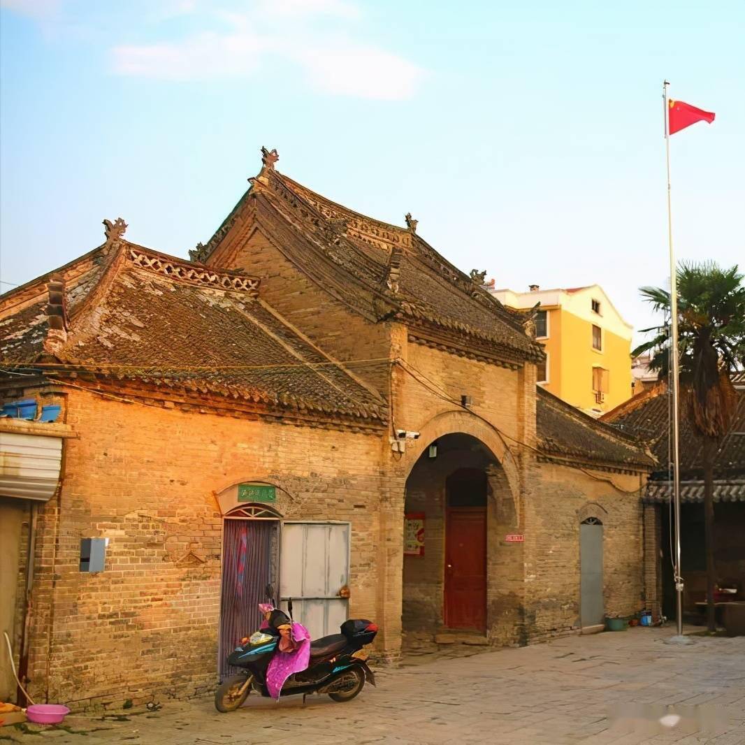 春节返乡记之水泥覆裹的邳州土山镇天主堂门楼