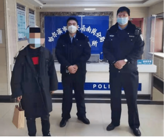 大年三十儿晚,王岗派出所接到报警称,一名郑州的13岁女孩离家出走