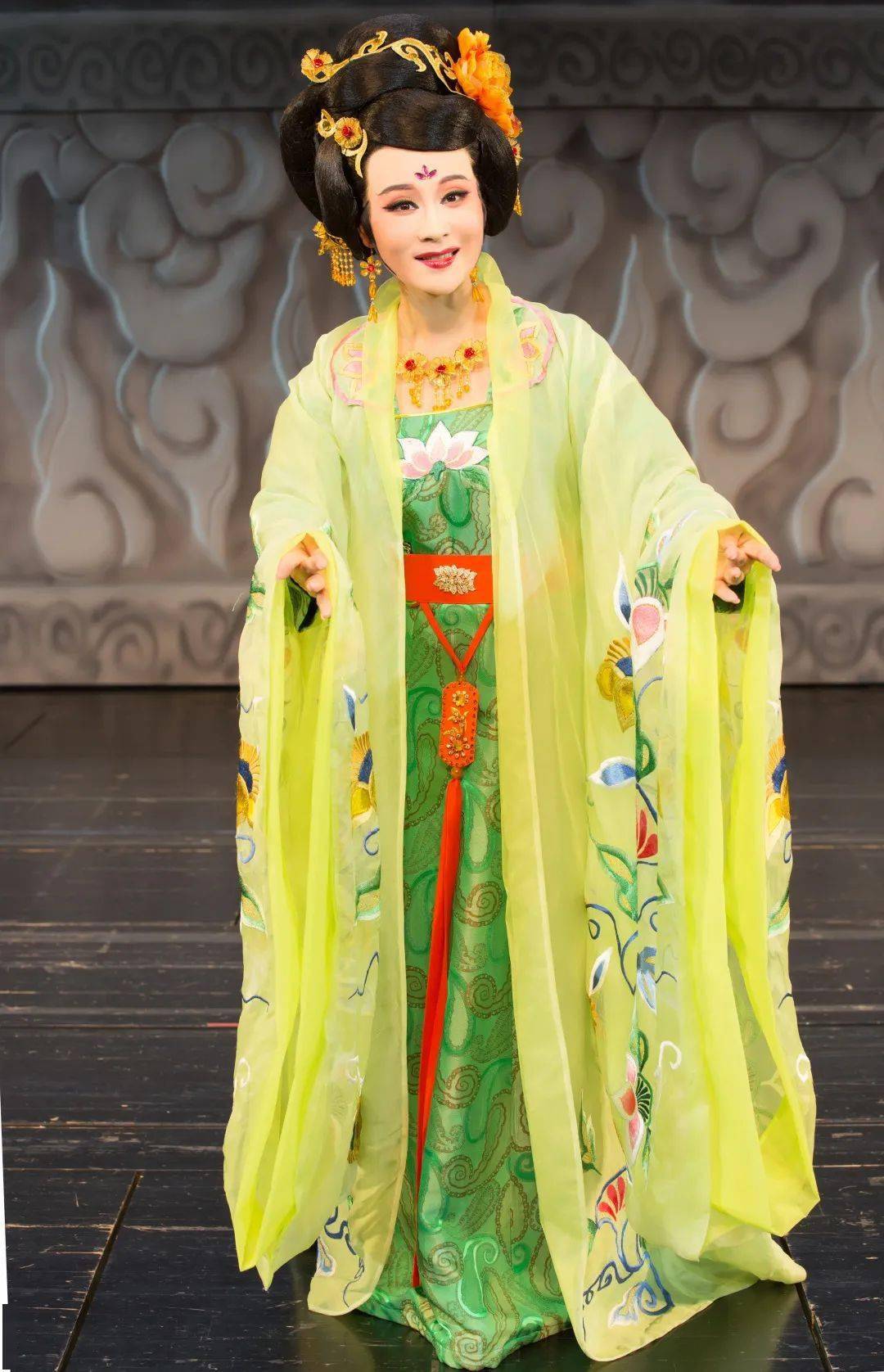 保利云剧院剧力闹新春新编越剧大唐骊歌