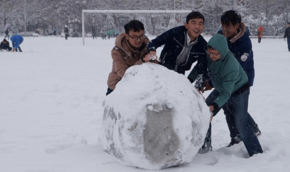 雪球里放石头图片图片