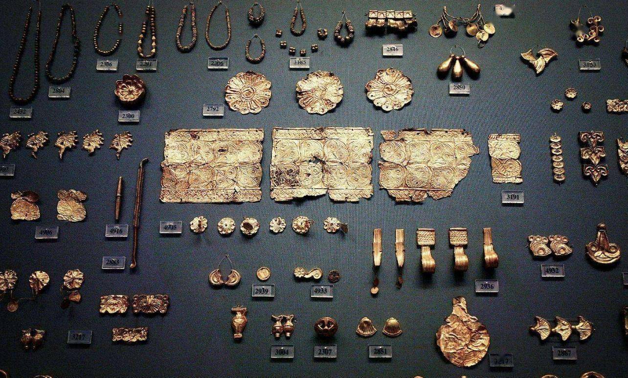 肩负的不仅仅是中华五千年的建筑美学,还有盛放在里面的各种奇珍异宝