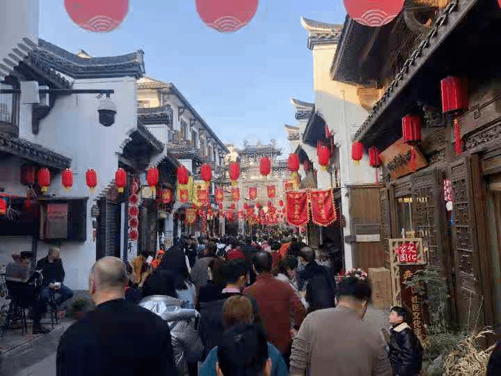 首个“就地过年”春节旅游盘点