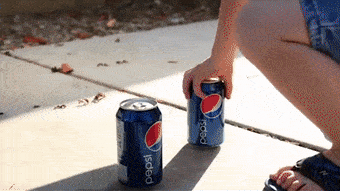 【新闻时空】《归趣世界》——百事和可口的"爱恨情仇"_可口可乐